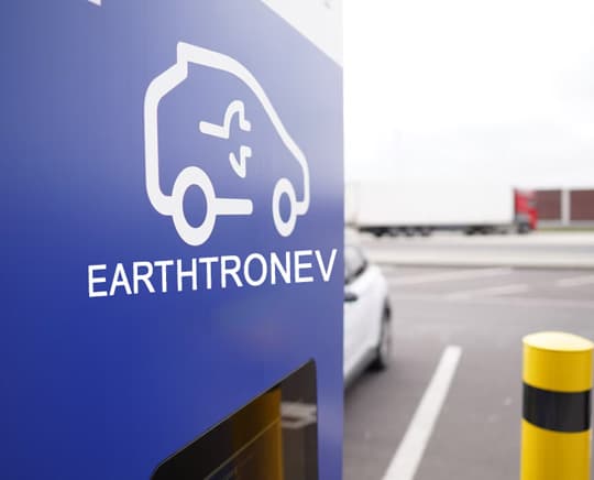 Delhi Expressway Charging Hub